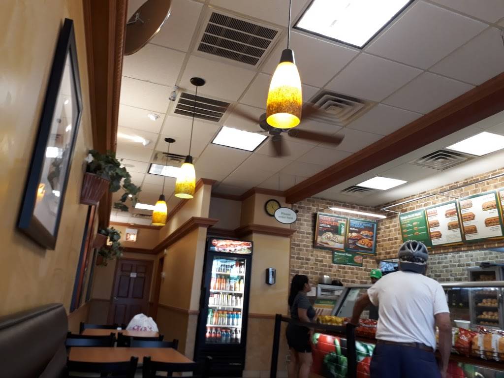 Subway | restaurant | 3348 W Lawrence Ave, Chicago, IL 60625, USA | 7732676969 OR +1 773-267-6969