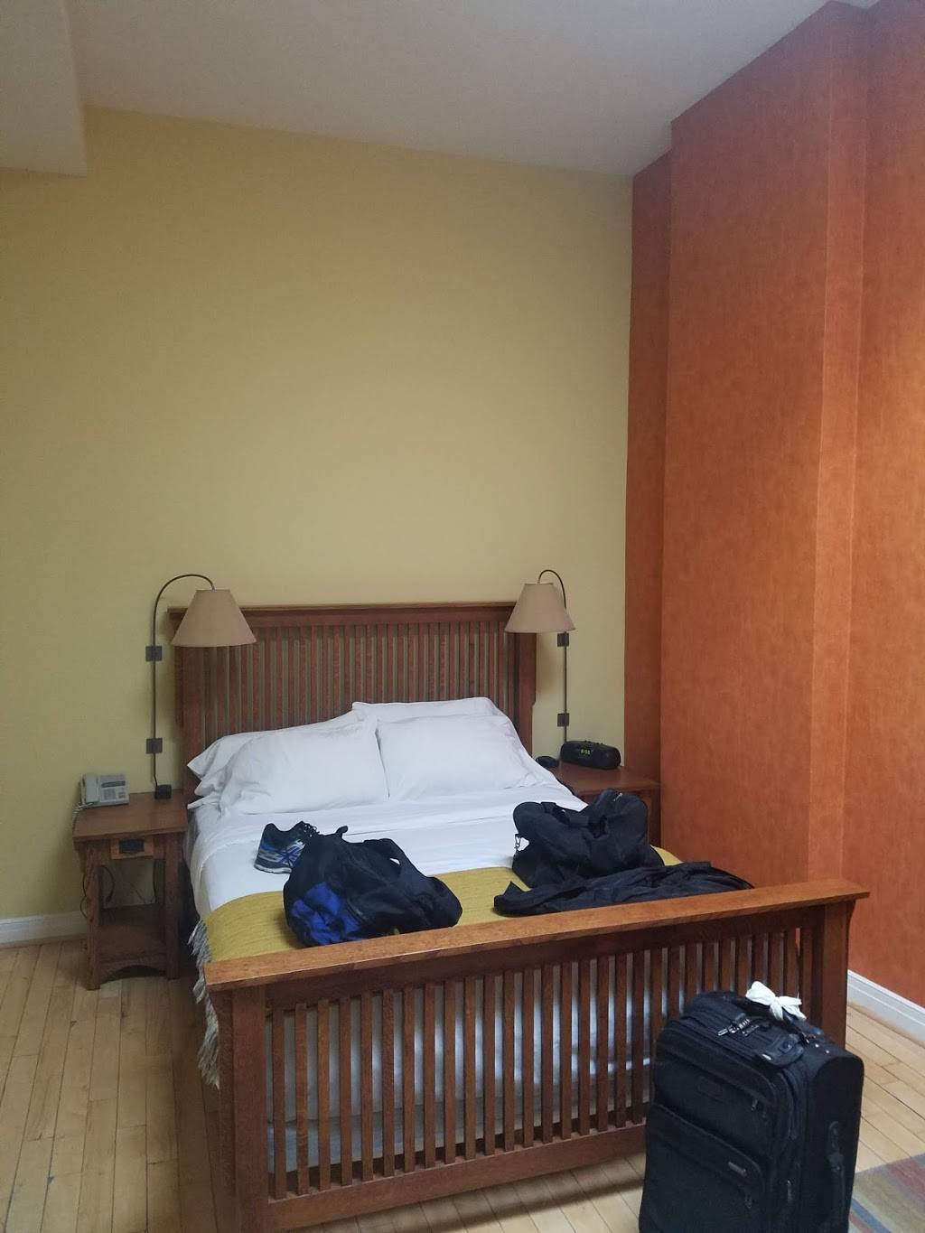 Fosters Inn | restaurant | 111 Downie St, Stratford, ON N5A 1X2, Canada | 5192711119 OR +1 519-271-1119