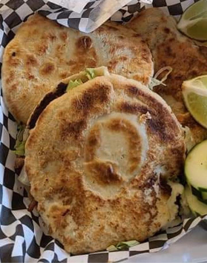 Twins Tacos | meal takeaway | 1000 W Broad St, Columbus, OH 43222, USA | 6144393627 OR +1 614-439-3627