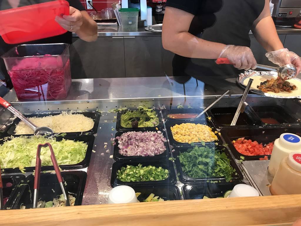 Quesada Burritos & Tacos | restaurant | 1585 Boulevard Lemire unit 1, Drummondville, QC J2C 5A5, Canada | 8198571733 OR +1 819-857-1733