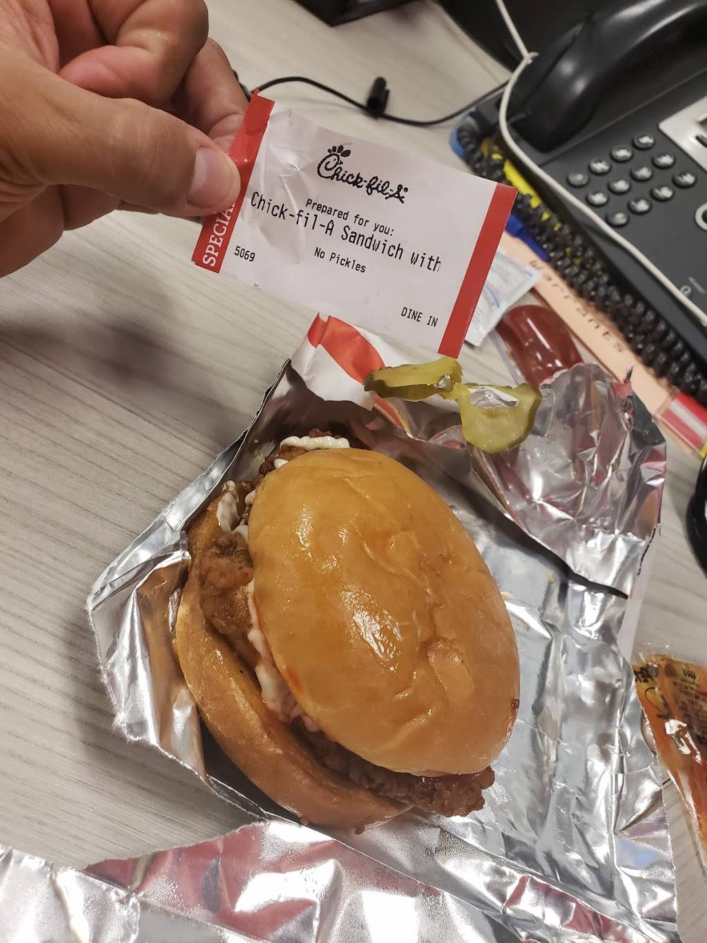 Chick-fil-A | restaurant | 3040 W Mockingbird Ln, Dallas, TX 75235, USA | 2147363866 OR +1 214-736-3866