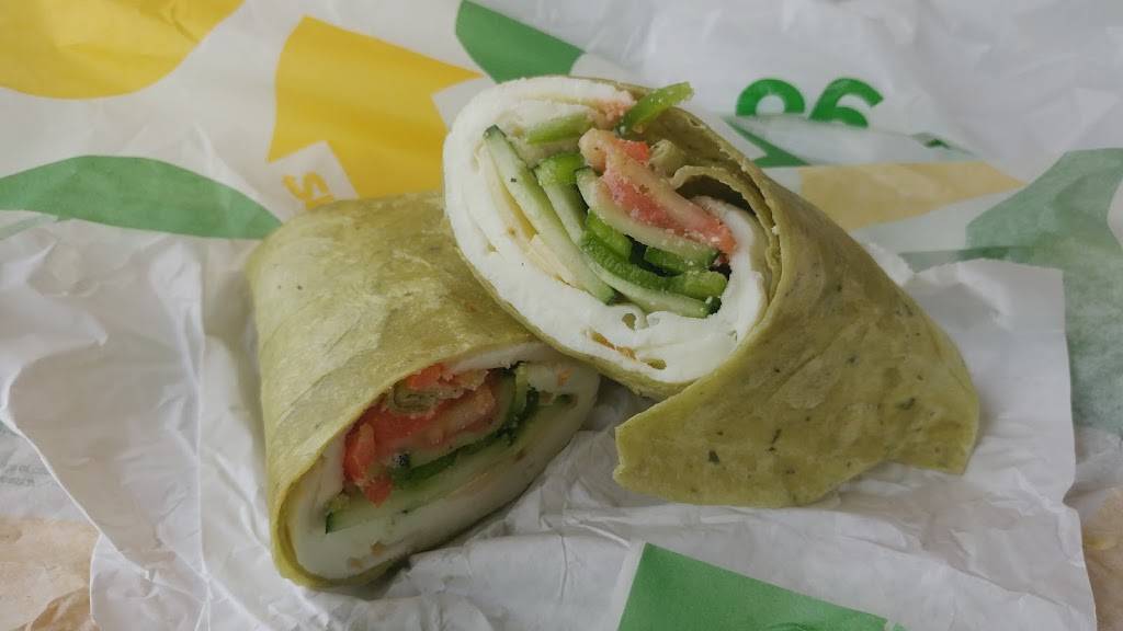 Subway Restaurants | restaurant | 2380 E Main St, Plainfield, IN 46168, USA | 3178396608 OR +1 317-839-6608