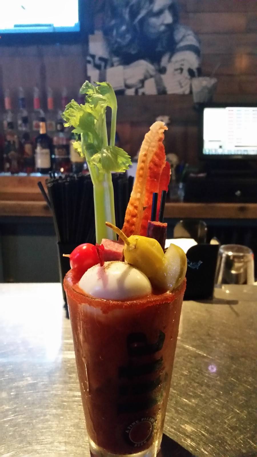 Warren Road Tavern | restaurant | 3356 Warren Rd, Cleveland, OH 44111, USA | 2166713227 OR +1 216-671-3227