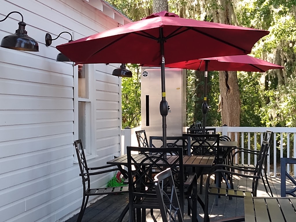 The Olde Schoolhouse Restaurant | restaurant | 1638 Paris Ave, Port Royal, SC 29935, USA | 8433797379 OR +1 843-379-7379