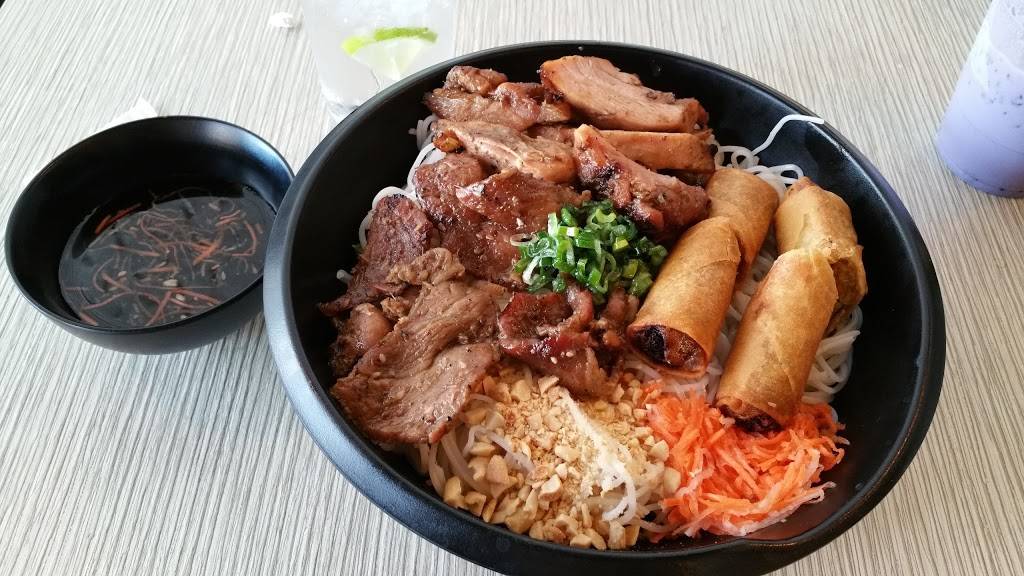 PHO Kitchen | restaurant | 5375 Napa St #104b, San Diego, CA 92110, USA | 6196845009 OR +1 619-684-5009