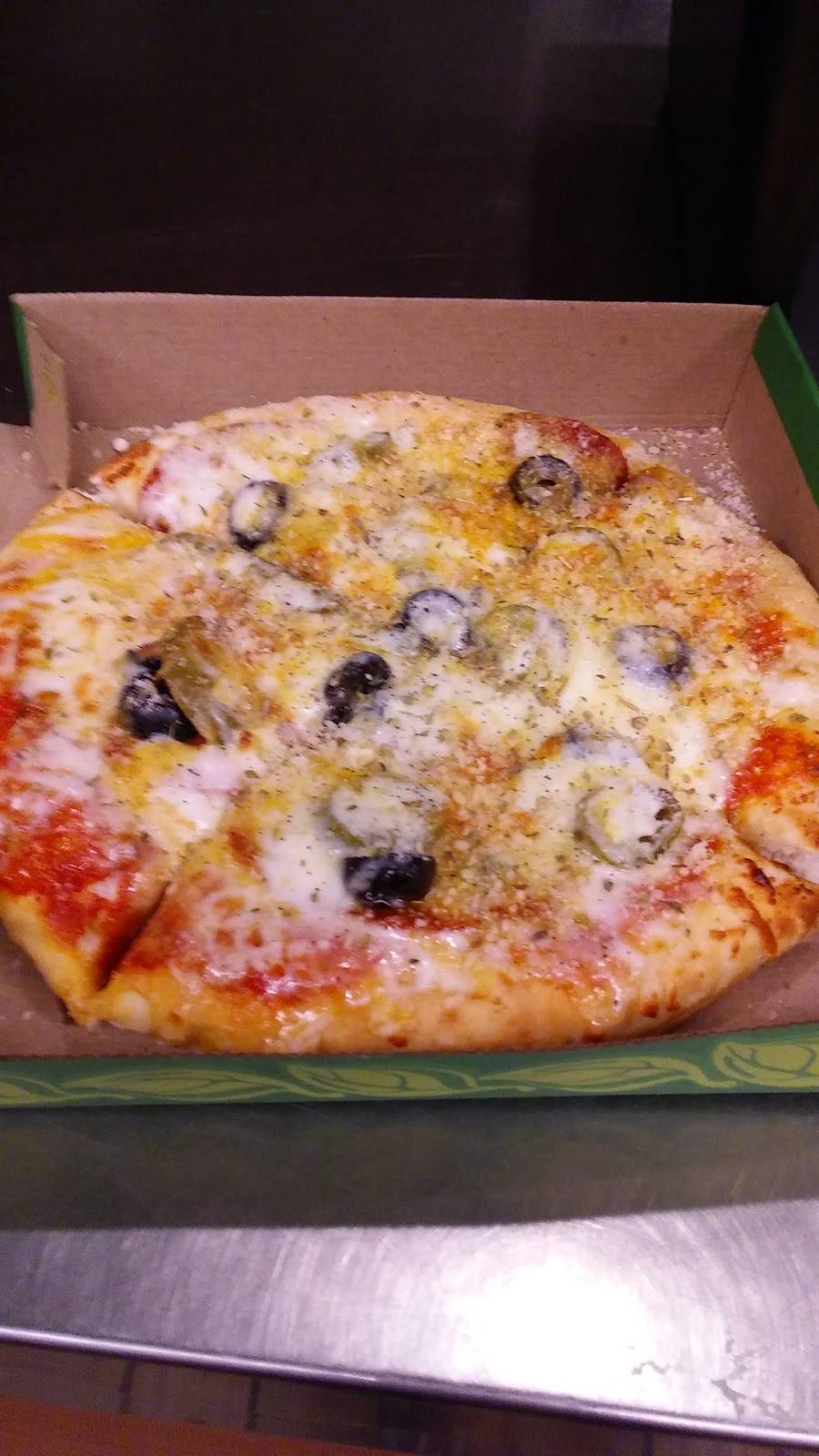 Subway | restaurant | 400 E Church St, Sandwich, IL 60548, USA | 8157862940 OR +1 815-786-2940