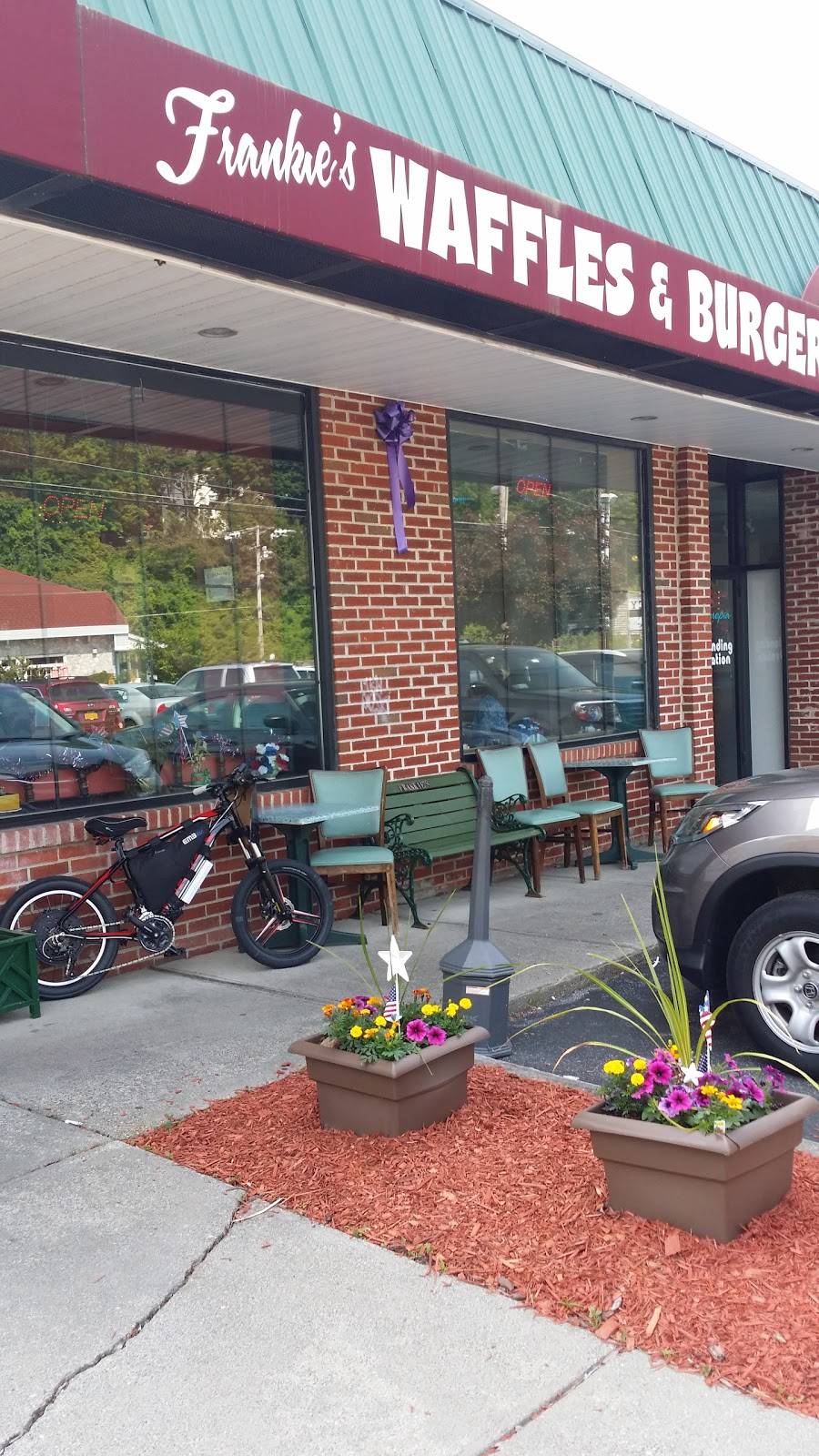 Frankies Waffles And Burgers | bakery | 565 US-6, Mahopac, NY 10541, USA | 8456212527 OR +1 845-621-2527
