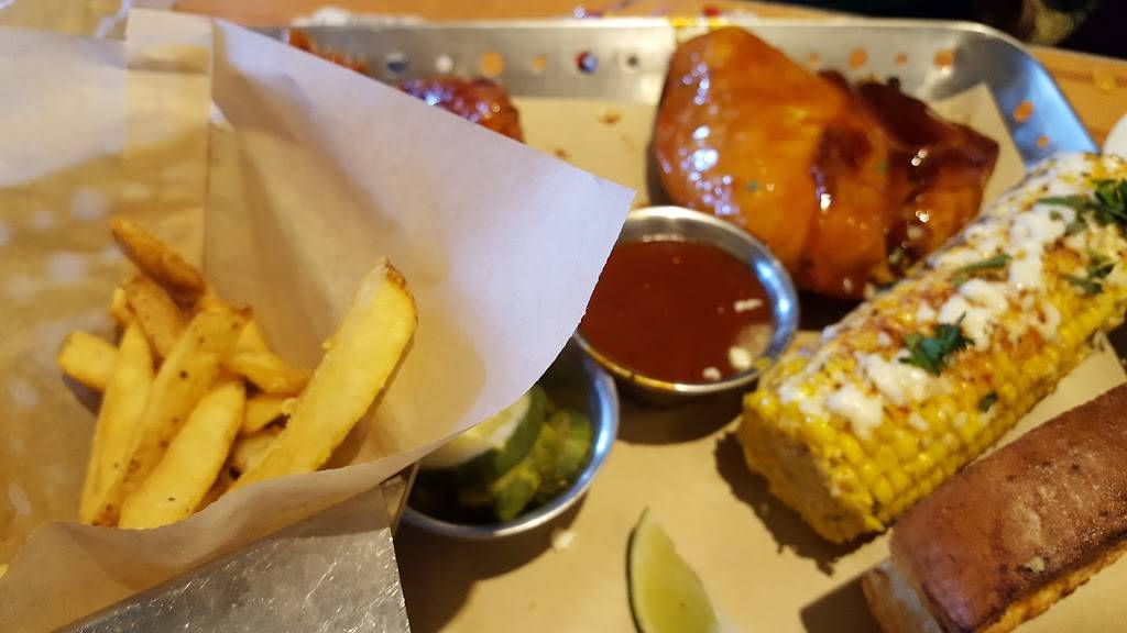 Chilis Grill & Bar | meal takeaway | 2620 N Sepulveda Blvd Suite B, Manhattan Beach, CA 90266, USA | 3105465847 OR +1 310-546-5847