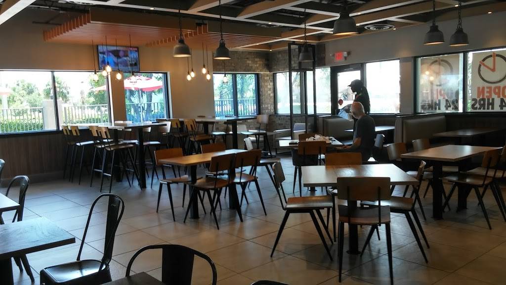Burger King | restaurant | 2827 Peters Rd, Fort Pierce, FL 34945, USA | 7724682014 OR +1 772-468-2014