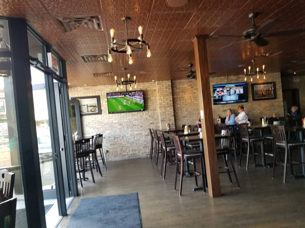 Crawfords Food & Spirits | restaurant | 3942 W School St, Chicago, IL 60618, USA | 7738532961 OR +1 773-853-2961