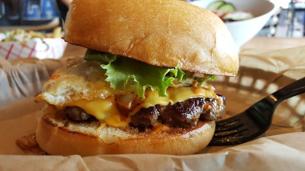 LA Burger | restaurant | 2000 N Plano Rd, Richardson, TX 75082, USA | 4695472717 OR +1 469-547-2717