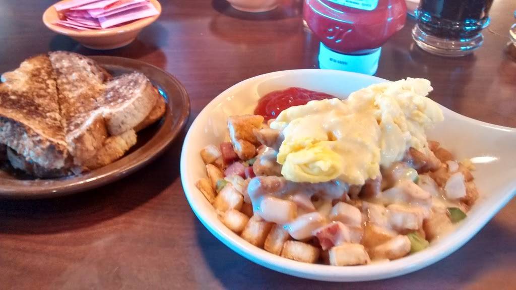 Village Inn | bakery | 2901 N Main St, Hutchinson, KS 67502, USA | 6206623116 OR +1 620-662-3116