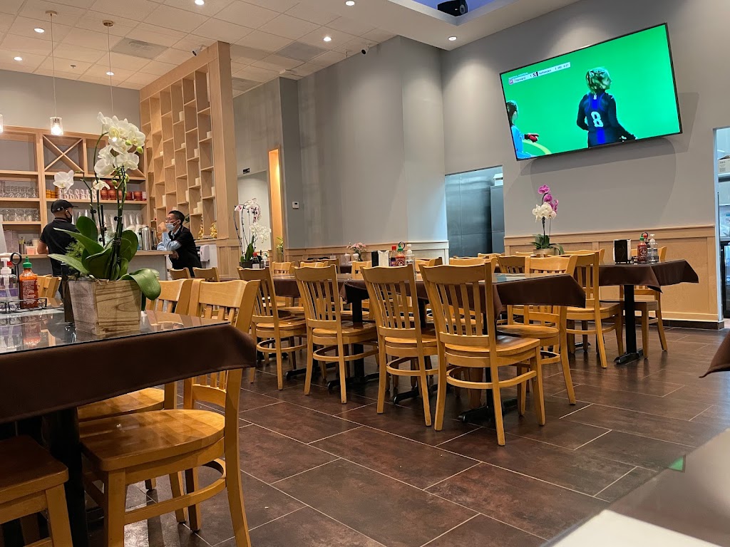 Pho Saigon Pearl | restaurant | 950 S George Mason Dr Ste 116, Arlington, VA 22204, USA | 7037179191 OR +1 703-717-9191