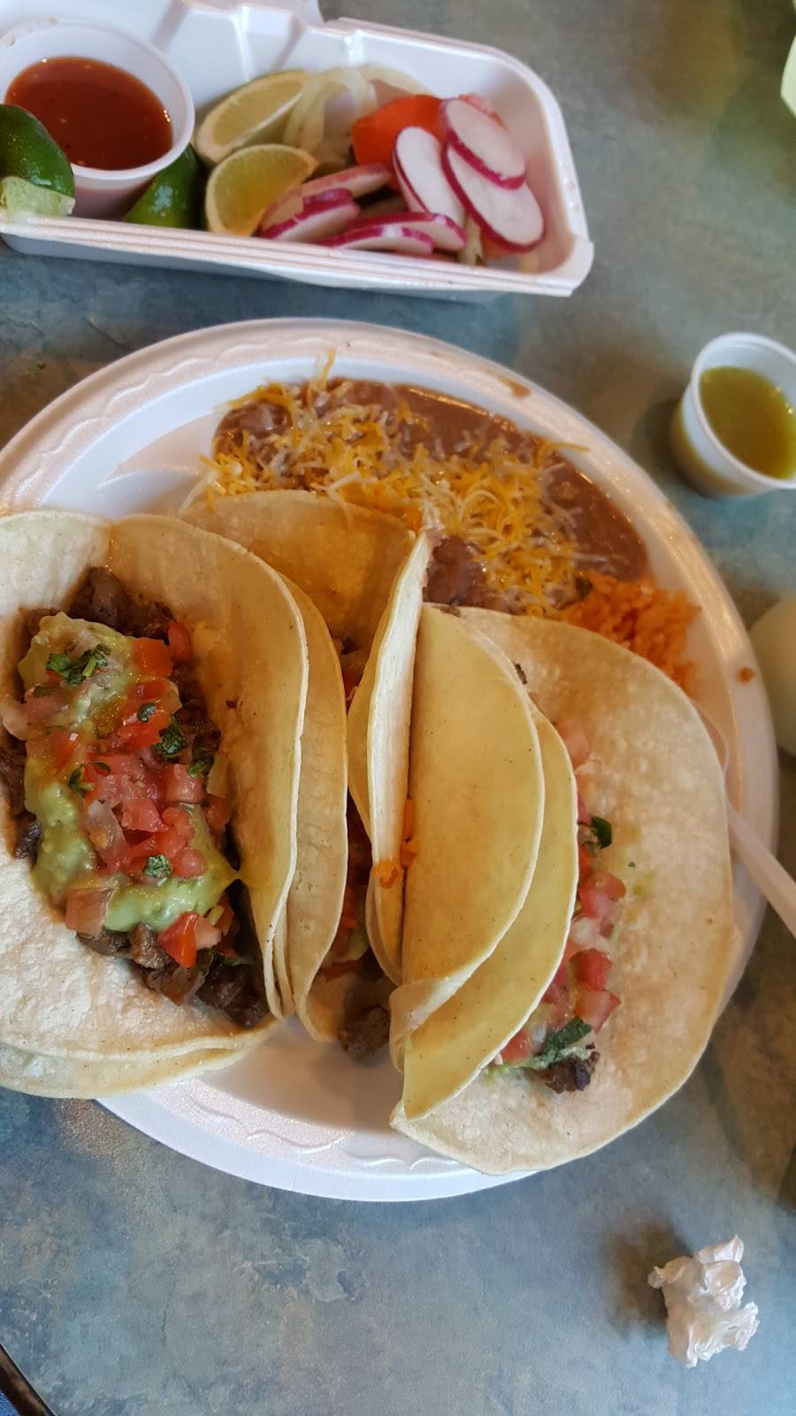 Alfonsos Taco Shop | restaurant | 7800 White Ln # B, Bakersfield, CA 93309, USA | 6613981110 OR +1 661-398-1110
