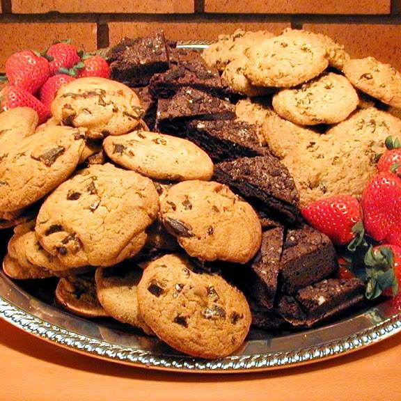 Red Hot & Blue Warrenton | restaurant | 360 Broadview Ave, Warrenton, VA 20186, USA | 5403497100 OR +1 540-349-7100