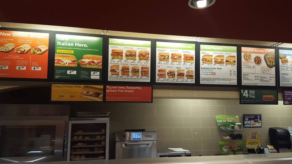 Subway | restaurant | 16715 Yonge St unit 2, Newmarket, ON L3X 1X4, Canada | 9058985858 OR +1 905-898-5858