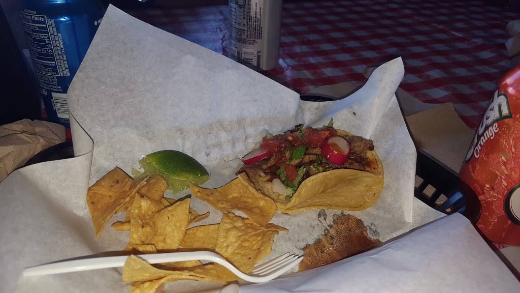 Erikas Mexican Food & Seafood | restaurant | 6140, 1851 W Vista Way C, Vista, CA 92083, USA | 7609417991 OR +1 760-941-7991