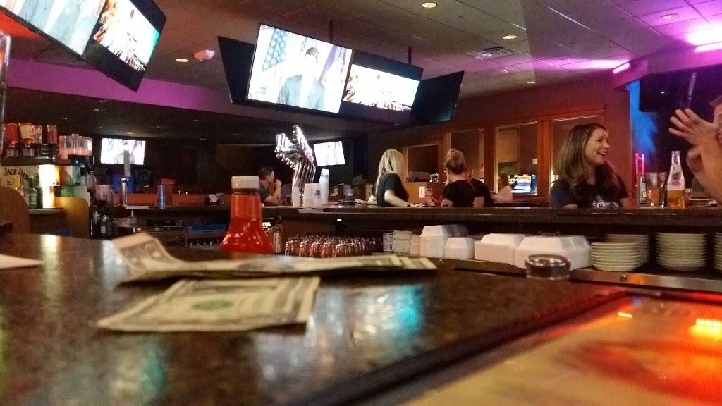 Anduzzis Sports Club - Kimberly | restaurant | 800 S Washington St, Kimberly, WI 54136, USA | 9204233886 OR +1 920-423-3886