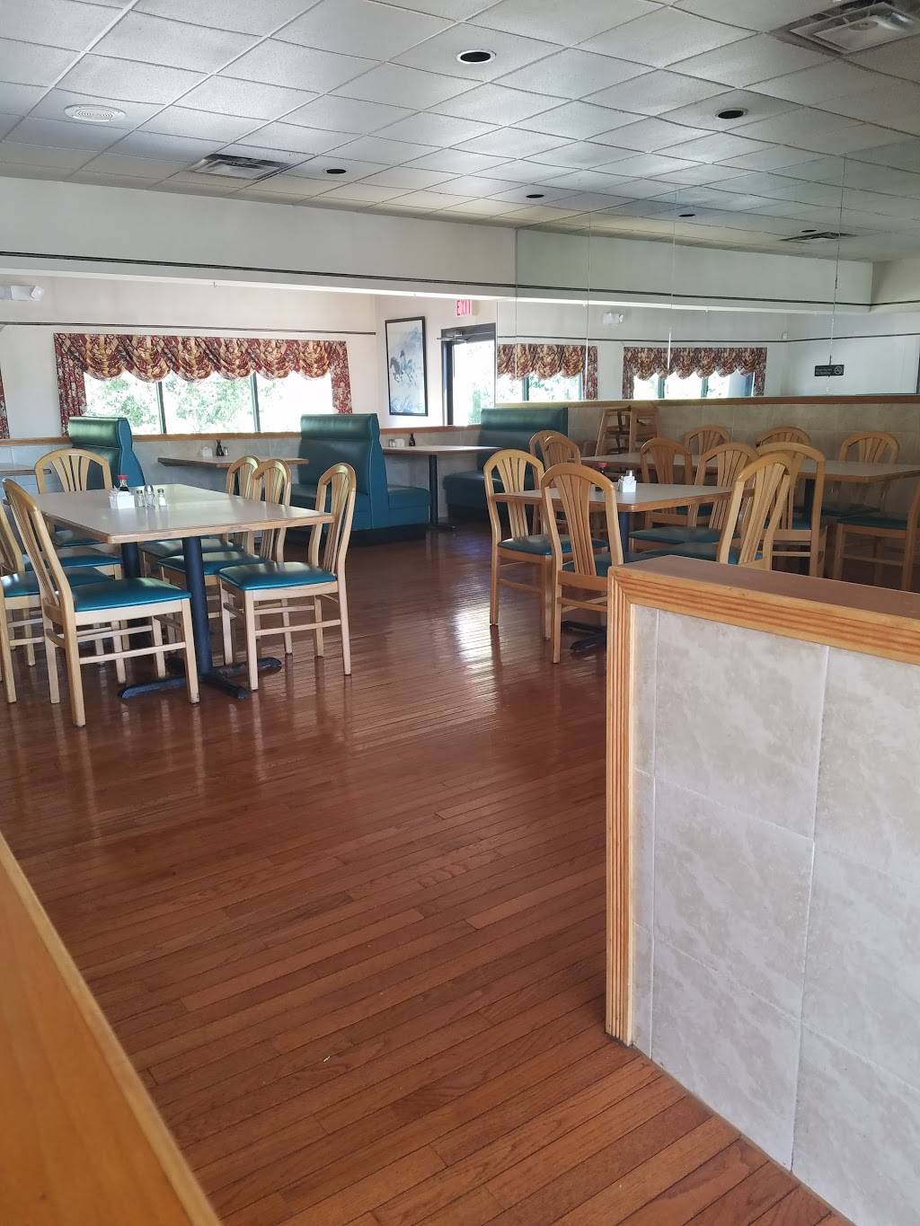 Lucky Garden | restaurant | 1072 N Huron River Dr, Ypsilanti, MI 48197, USA | 7344821000 OR +1 734-482-1000