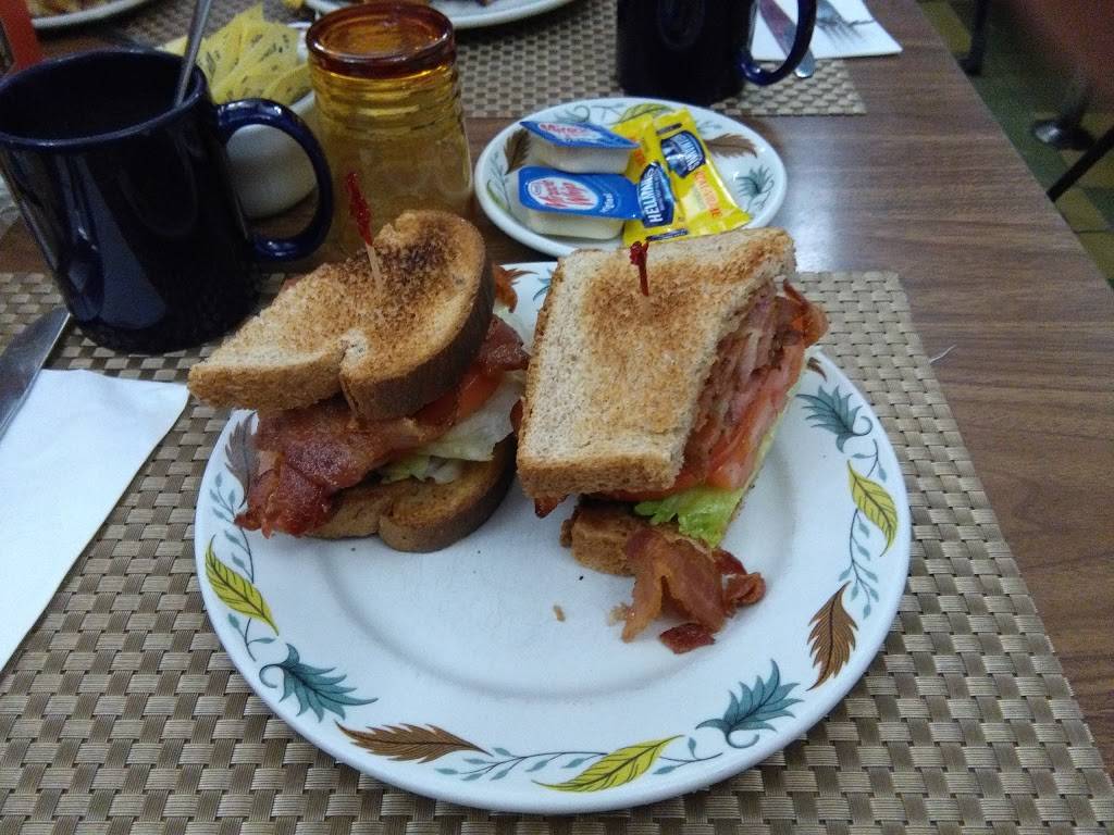 Basells Restaurant & Tavern | restaurant | 4880 Victoria Ave, Niagara Falls, ON L2E 4C5, Canada | 9053567501 OR +1 905-356-7501