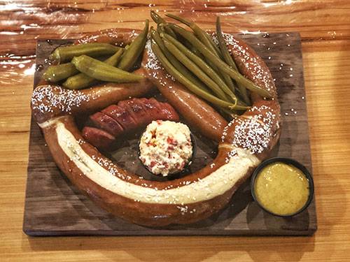 Mama Tried Deep Ellum | restaurant | 215 Henry St, Dallas, TX 75226, USA | 2142585573 OR +1 214-258-5573