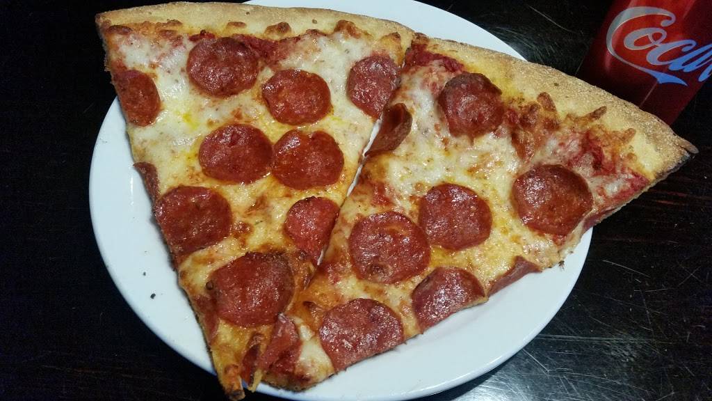 Gochees Pizza | meal delivery | 2 Embarcadero Center, San Francisco, CA 94111, USA | 4158349600 OR +1 415-834-9600