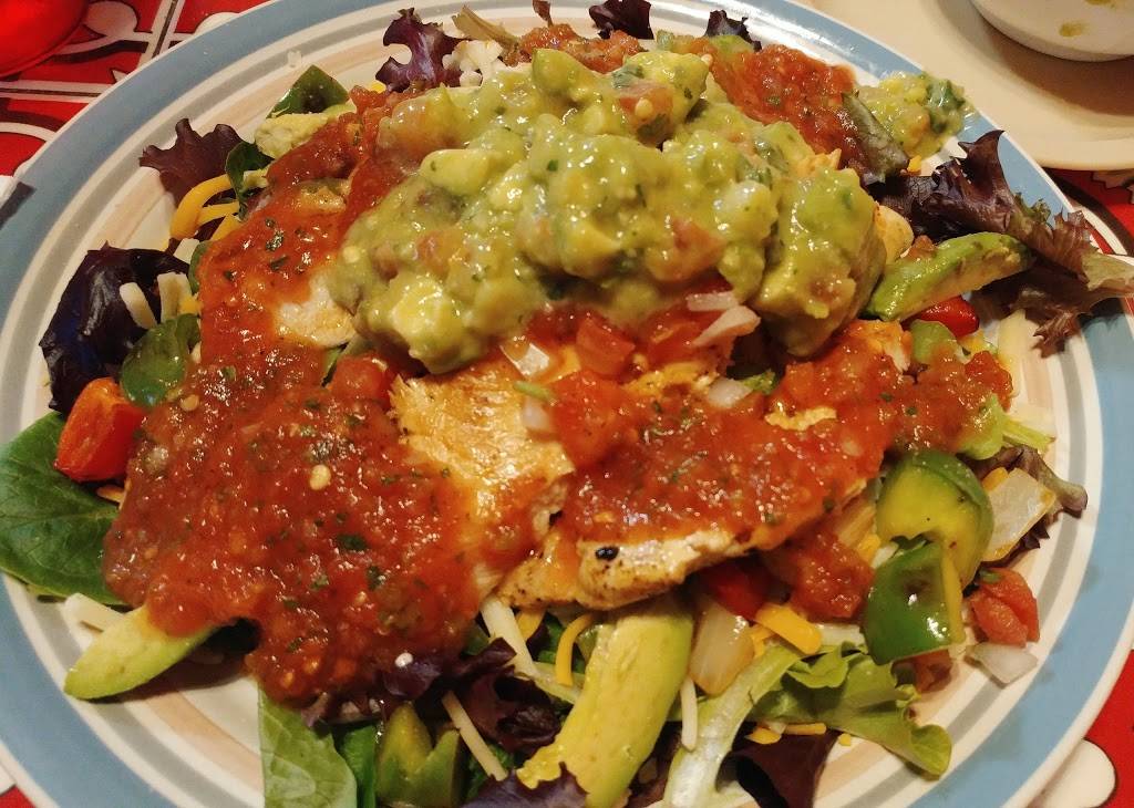 Que Paisa Restaraunt | restaurant | 8115 Pearblossom Hwy, Littlerock, CA 93543, USA | 6619449553 OR +1 661-944-9553