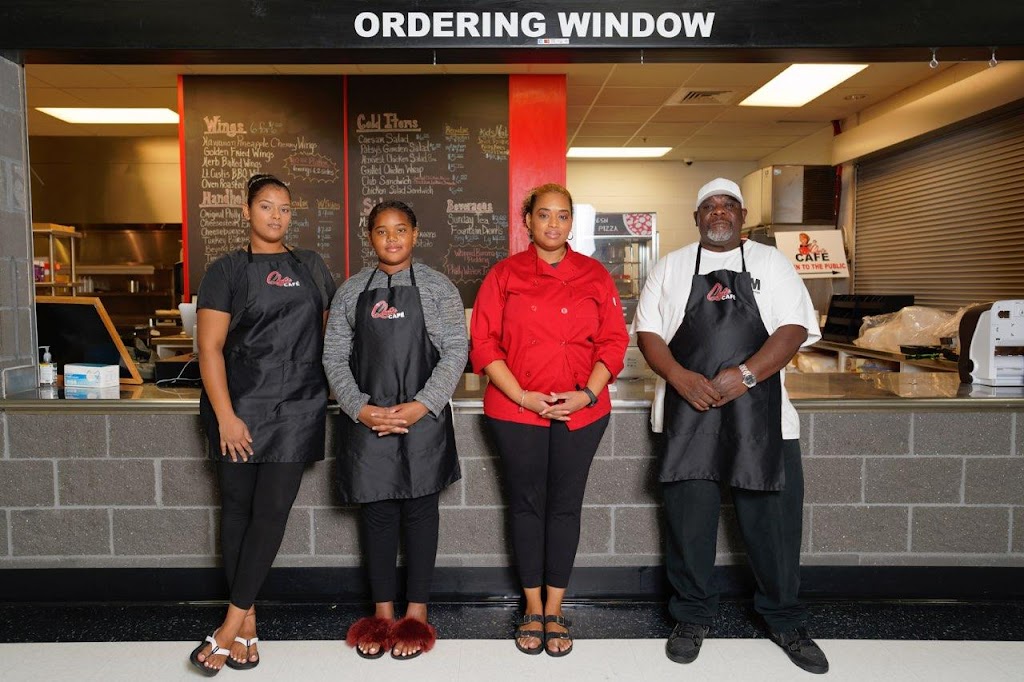 Quis Cafe | restaurant | 5501 Midlothian Turnpike, Richmond, VA 23225, USA | 8047157409 OR +1 804-715-7409