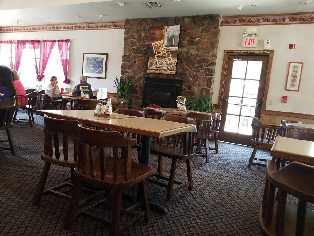 Apple Country Restaurants | restaurant | 30270 CA-78, Santa Ysabel, CA 92070, USA | 7607653495 OR +1 760-765-3495