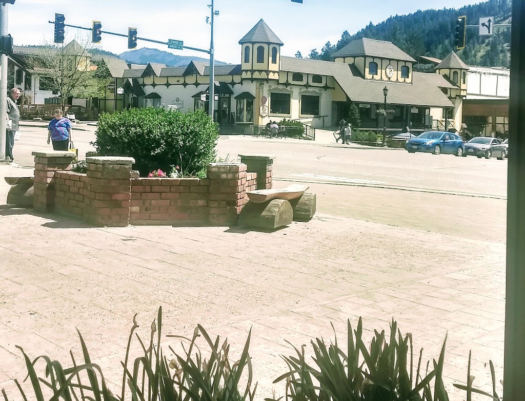 Sandys Waffle & Dinner Haus | restaurant | 894 US-2, Leavenworth, WA 98826, USA | 5095486779 OR +1 509-548-6779