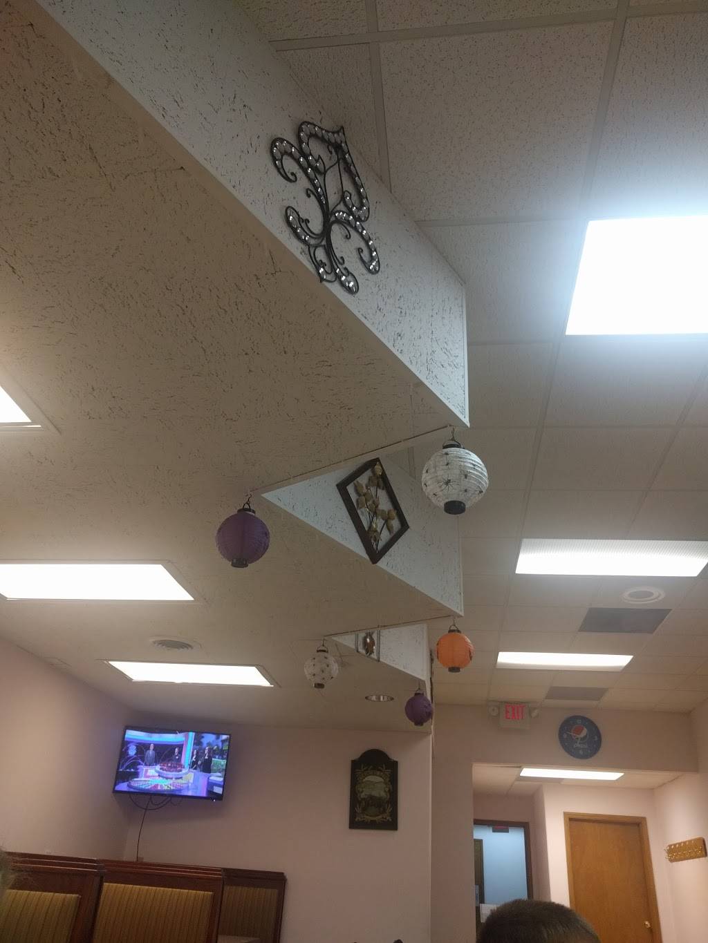 Hillsboro Garden Restaurant | restaurant | 212 S Main St, Hillsboro, IL 62049, USA | 2176082148 OR +1 217-608-2148