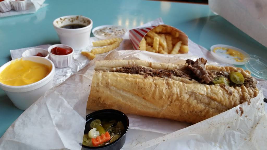 Portillos Hot Dogs | meal takeaway | 134 E Lake St, Bloomingdale, IL 60108, USA | 6303513855 OR +1 630-351-3855