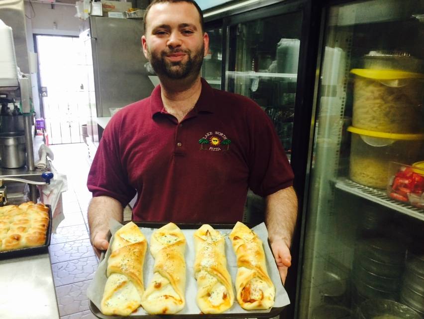 Lake Worth Pizza | restaurant | 516 S Dixie Hwy #4, Lake Worth, FL 33460, USA | 5615860588 OR +1 561-586-0588