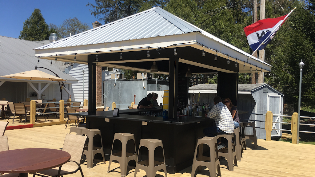 Clarks Steakhouse | restaurant | 1 Ferry St, Schuylerville, NY 12871, USA | 5186952073 OR +1 518-695-2073