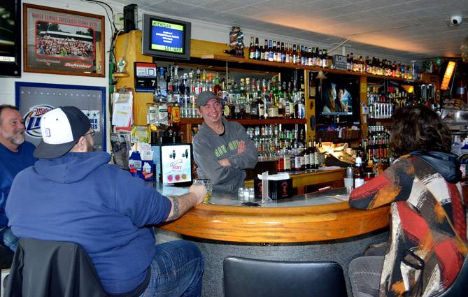 Dagwoods Tavern & Grill | restaurant | 2803 E Kalamazoo St, Lansing, MI 48912, USA | 5173740390 OR +1 517-374-0390