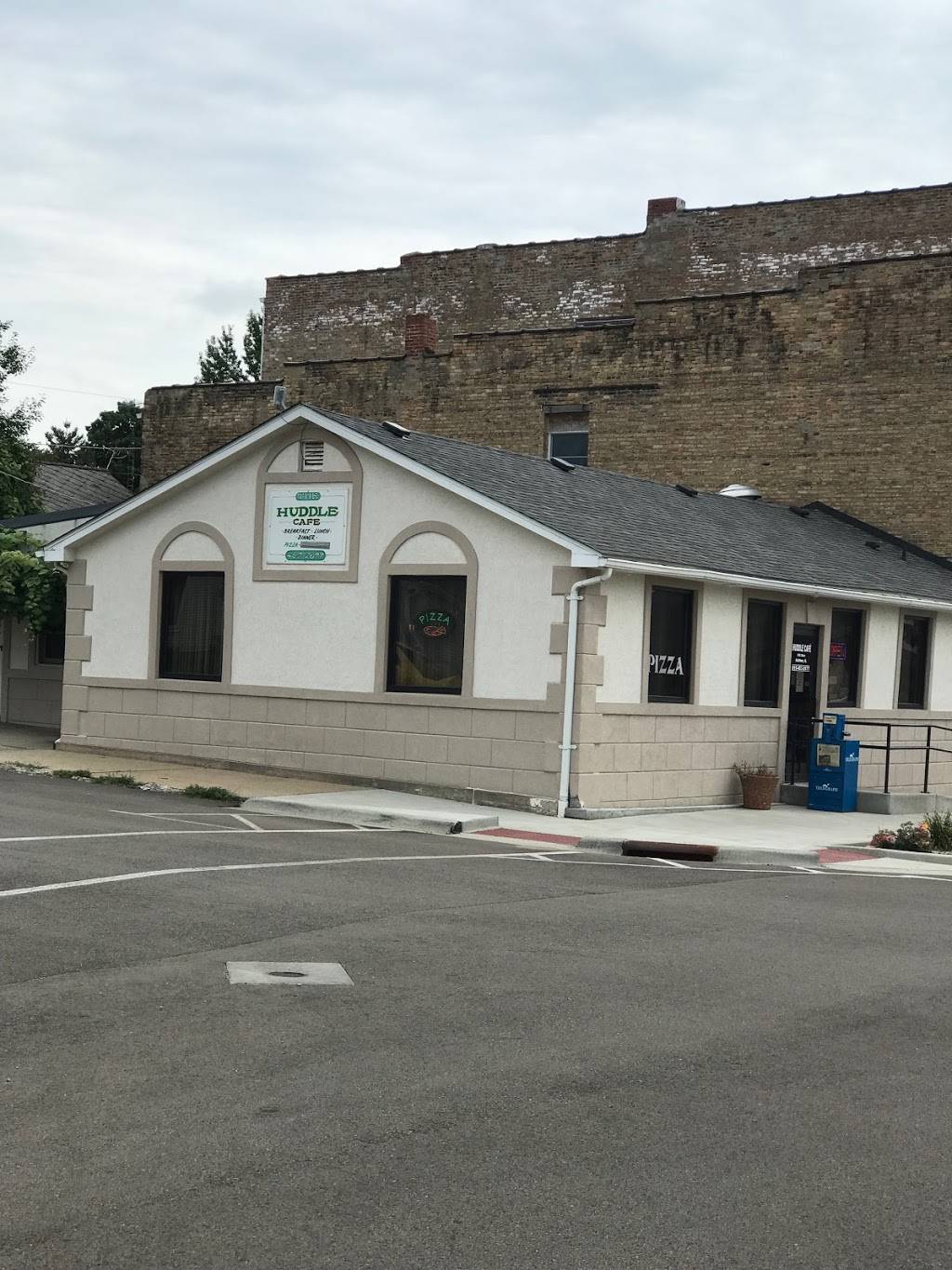 Huddle Cafe | restaurant | 802 Main St, Ashton, IL 61006, USA | 8154532677 OR +1 815-453-2677