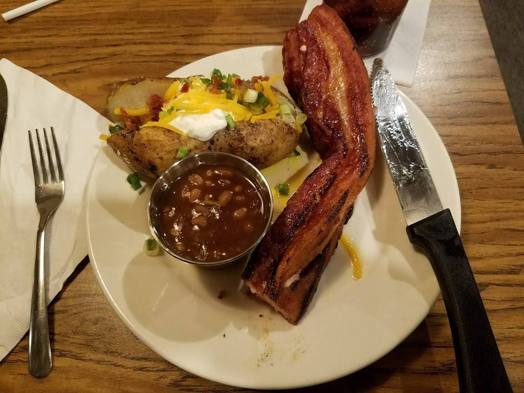 The Club Car Grille | restaurant | 6225 D Ave W, Kalamazoo, MI 49009, USA | 2697751267 OR +1 269-775-1267