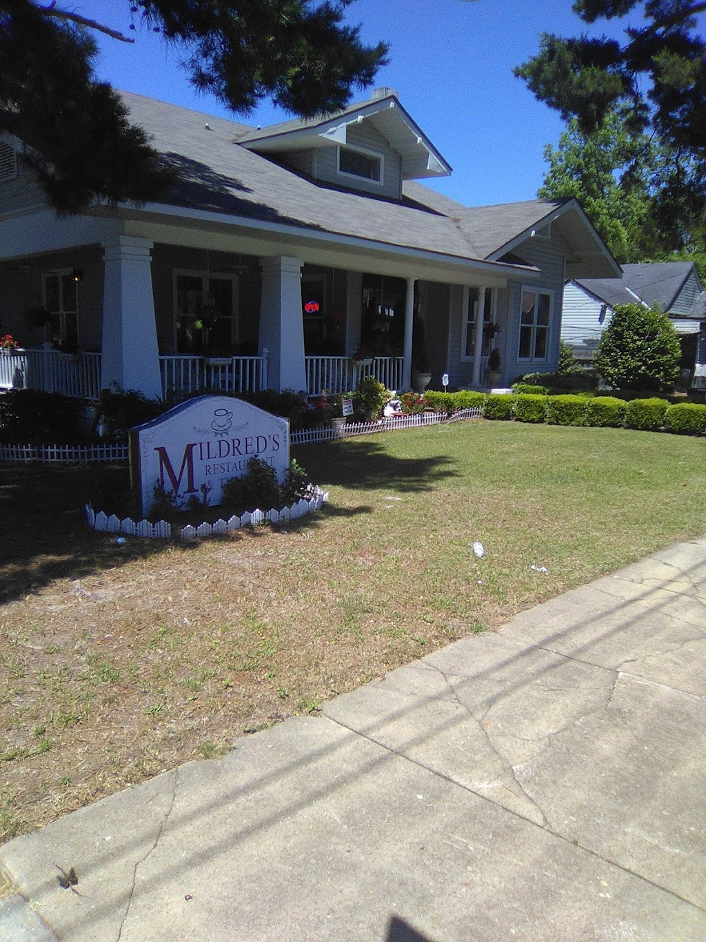 Mildreds Restaurant & Tea Room | cafe | 401 N Alice St, Dothan, AL 36303, USA | 3347029030 OR +1 334-702-9030