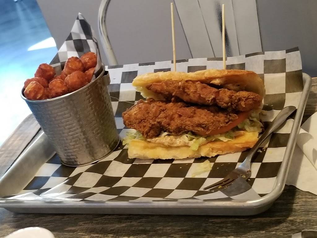 Graham St. Pub & Patio | restaurant | 400 S Graham St, Charlotte, NC 28202, USA | 9802189228 OR +1 980-218-9228