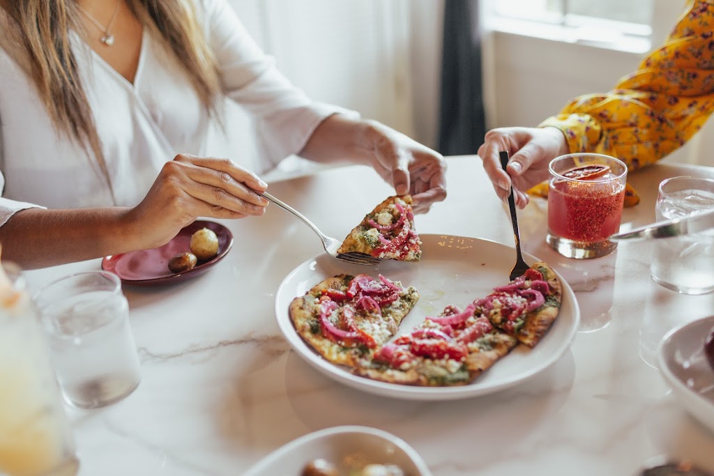 V Lounge | restaurant | 1455 Mission Dr, Solvang, CA 93463, USA | 8056882019 OR +1 805-688-2019