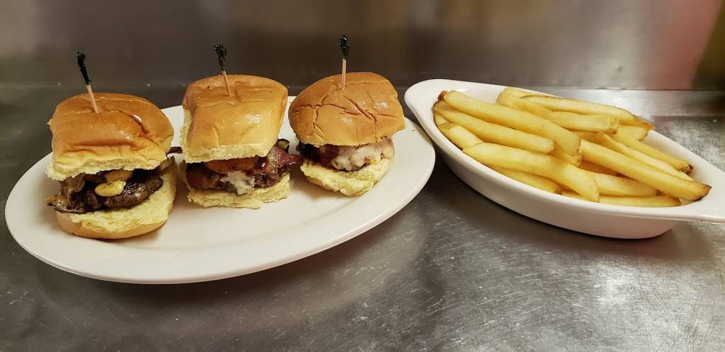 Dinos House of Burgers | restaurant | 7 W Bridge St, Oswego, NY 13126, USA | 3152166536 OR +1 315-216-6536