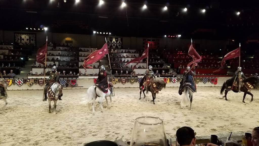 Medieval Times Dinner & Tournament | restaurant | 2001 N Roselle Rd, Schaumburg, IL 60195, USA | 8478821496 OR +1 847-882-1496