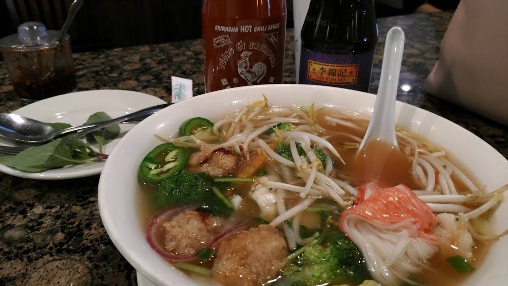 BamBoo Pho and Springroll | restaurant | 3330 Matlock Rd, Arlington, TX 76015, USA | 8174655746 OR +1 817-465-5746