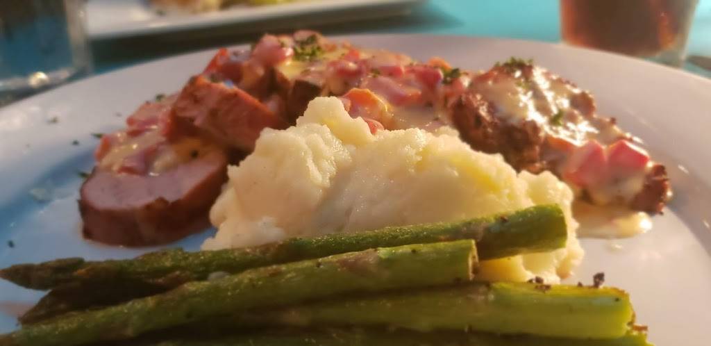 Red Light Kitchen & Lounge | restaurant | 780 N Limestone, Lexington, KY 40505, USA | 8592525277 OR +1 859-252-5277