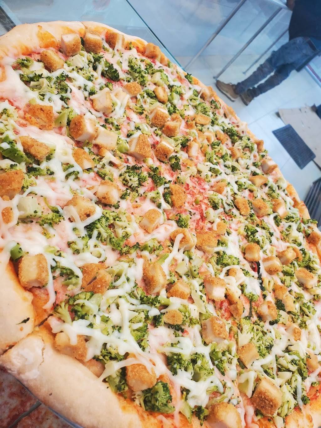 Yankees 99 cent hot pizza | restaurant | 52 E 161 St, The Bronx, NY 10451, USA | 3475905903 OR +1 347-590-5903