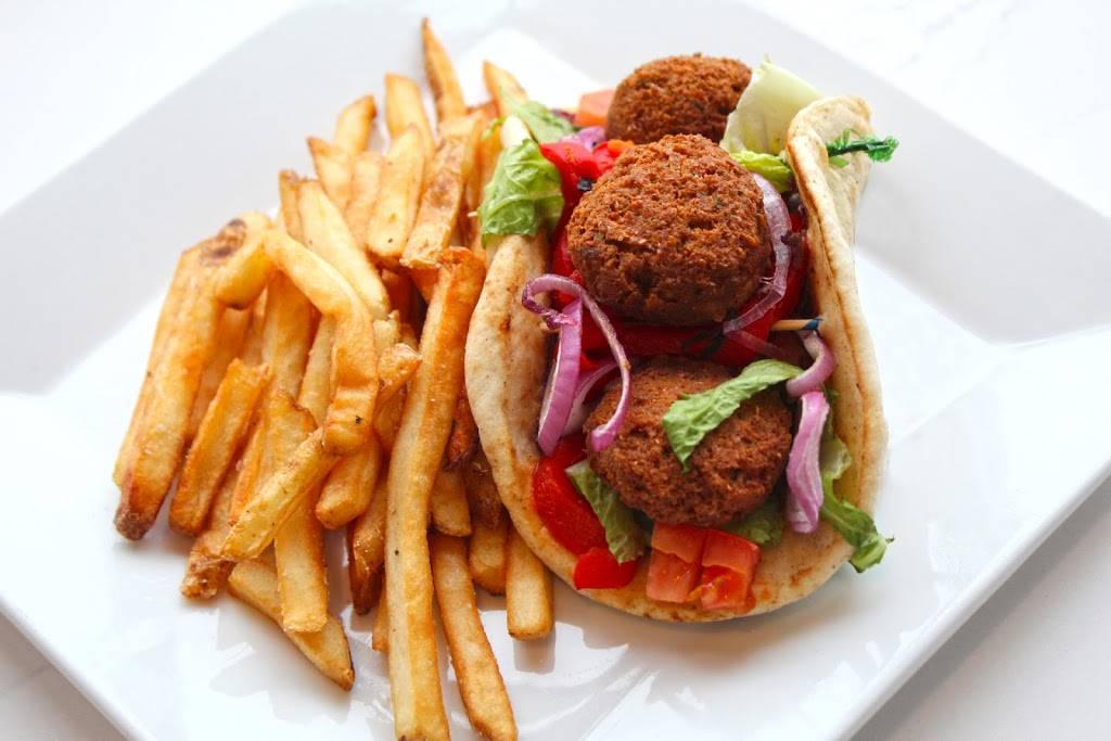 Panos On Elmwood | restaurant | 1081 Elmwood Ave, Buffalo, NY 14222, USA | 7168869081 OR +1 716-886-9081