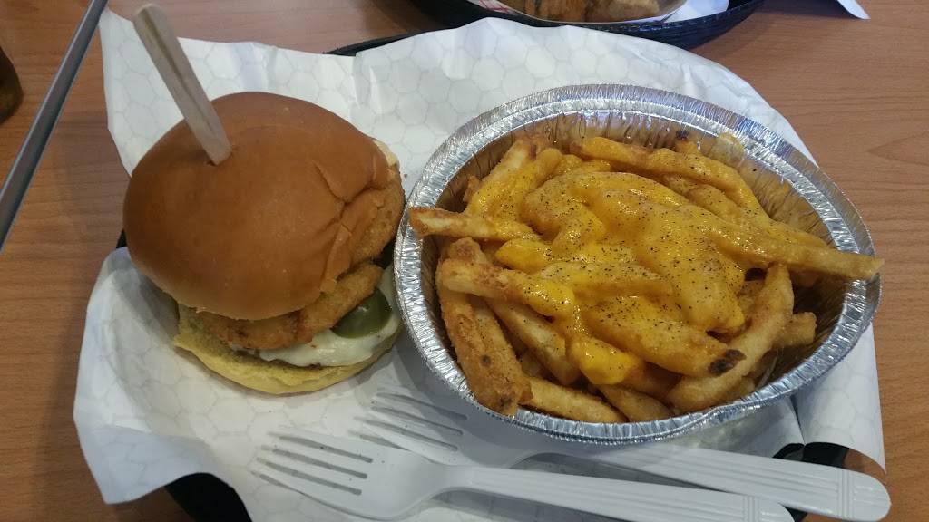 Burger Shack | restaurant | 97 Broadway, Lynbrook, NY 11563, USA | 5162182777 OR +1 516-218-2777