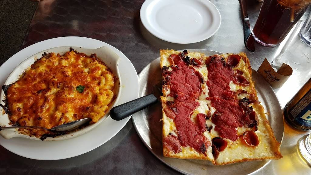 Buddys Pizza | restaurant | 33605 Plymouth Rd, Livonia, MI 48150, USA | 7342613550 OR +1 734-261-3550