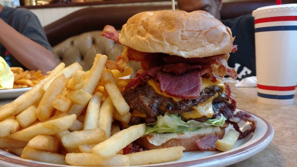 Tams Burgers | restaurant | 34247 Yucaipa Blvd, Yucaipa, CA 92399, USA | 9097907791 OR +1 909-790-7791