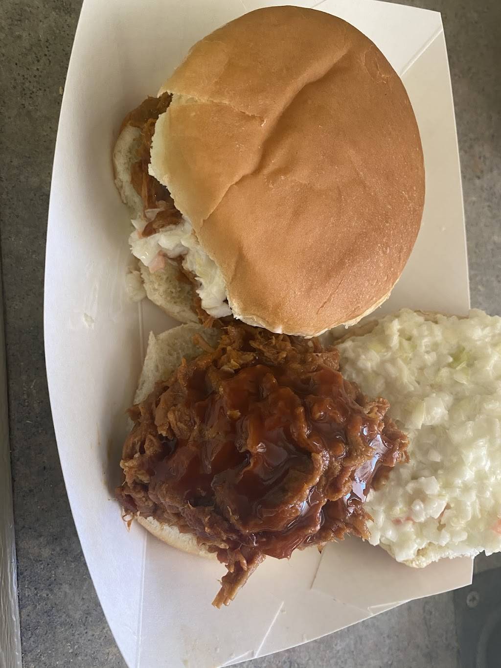 Ron Ds BBQ | restaurant | 6105 Madison Rd, Cincinnati, OH 45227, USA | 5135510771 OR +1 513-551-0771